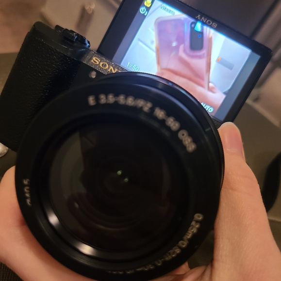 Sony Alpha a5100 Mirrorless Camera - Picture 8 of 12